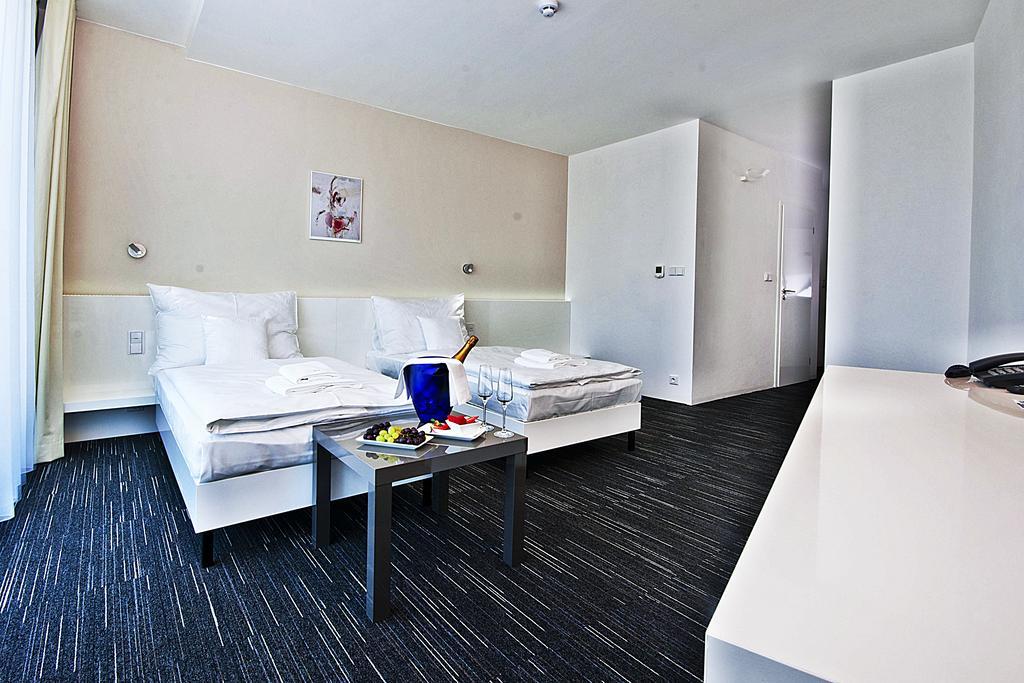 Fabrika Hotel Humpolec Dış mekan fotoğraf